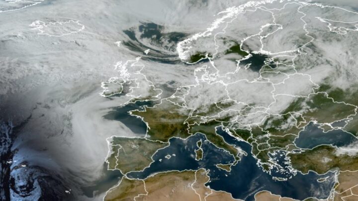 Misteriosi cieli europei, nel frattempo, in Spagna si crepa di caldo